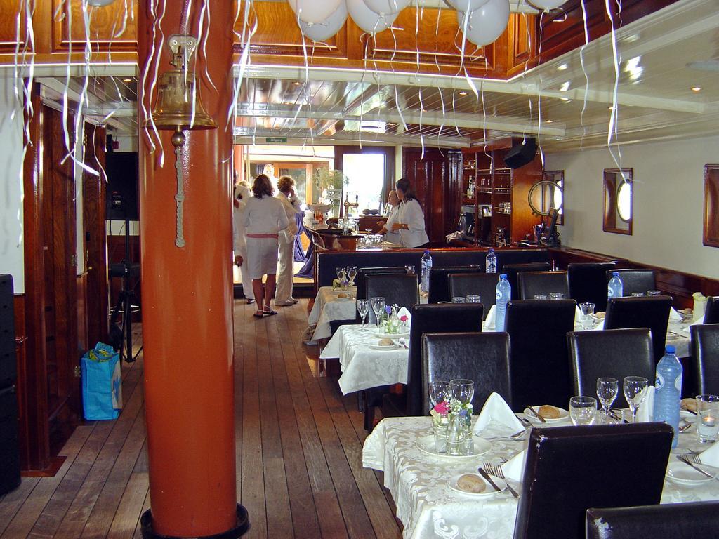 Boat Barkentijn Marjorie Hotel Antwerpen Bagian luar foto